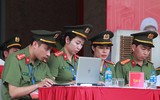 Xem lực lượng công an thi điều lệnh, sử dụng võ thuật chiến đấu